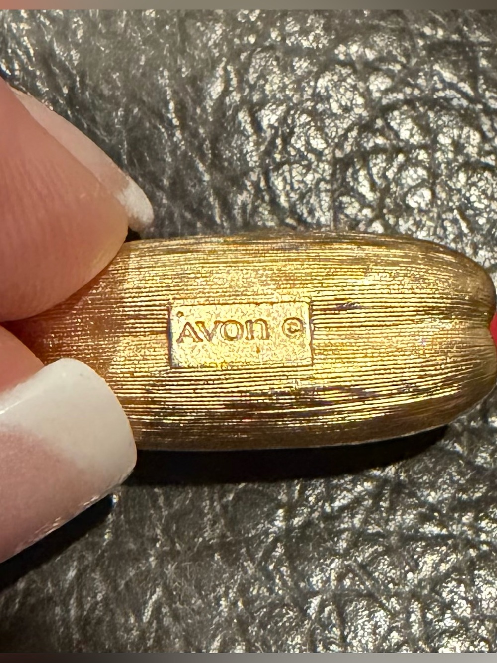 Avon 1975 “Put on the Dog” Hot Dog Charm-Collectible - Picture 4 of 7